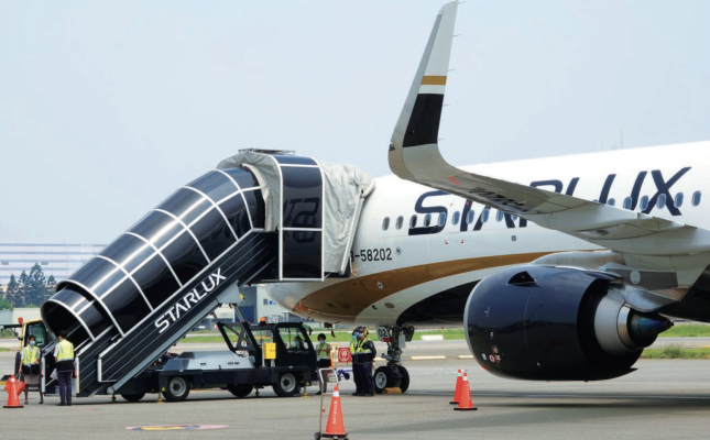 遠端機坪旅客上下機使用扶梯車