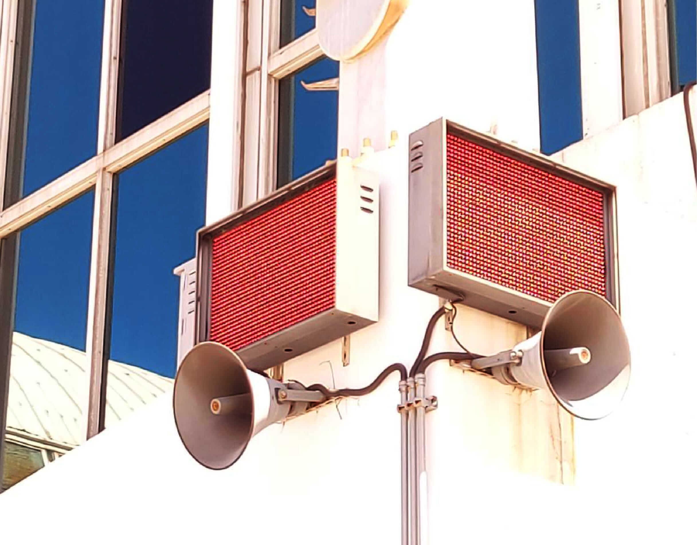 雷擊告警系統以簡訊、燈號及音響傳遞雷雨訊息